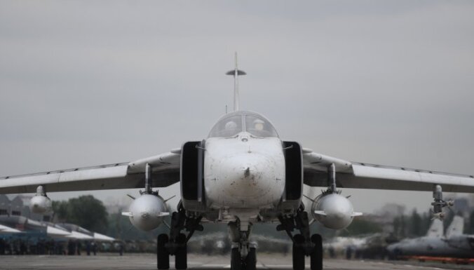 Sīrijā avarē Krievijas Su-24; apkalpe gājusi bojā