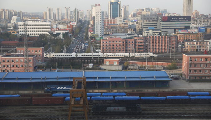 Pēc divu gadu pārtraukuma tirdzniecībai atvērta Ķīnas-Ziemeļkorejas robeža, paziņo Pekina