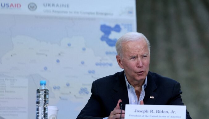 Baidens lūdz Kongresu apstiprināt vēl 33 miljardus dolāru lielu palīdzību Ukrainai