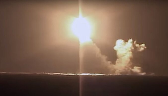 Krievija pirmo reizi palaiž starpkontinentālo raķeti no jaunas atomzemūdenes
