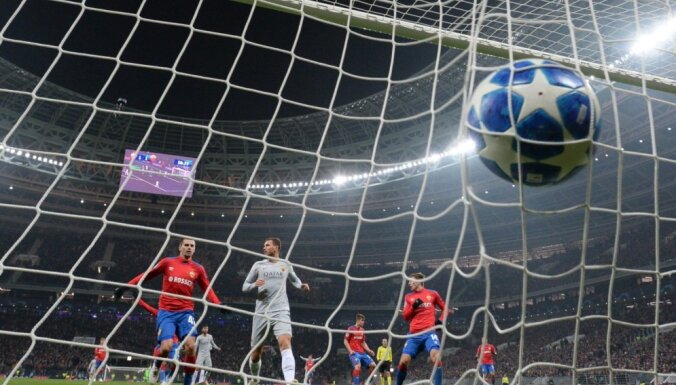 UEFA Čempionu līgas grupu turnīrs: Ronaldu vārti un zaudējums, 'Manchster City' sagrauj 'Šahtar'
