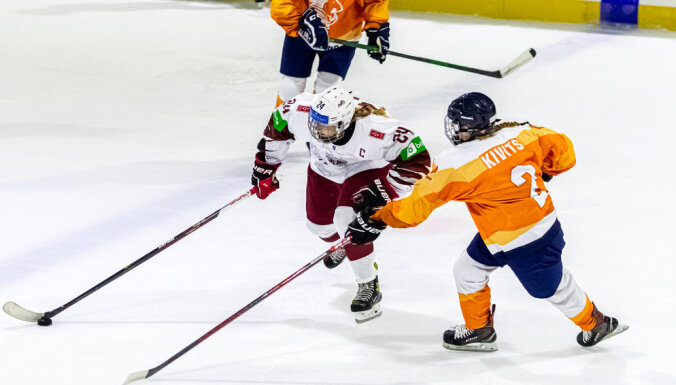 Latvijas U-18 izlases hokejistēm trešā uzvara trīs spēlēs PČ otrajā divīzijā
