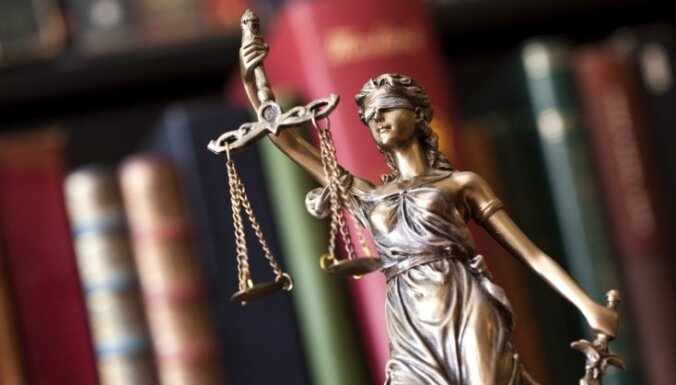 66,7 miljonu piedziņa no'LatRosTrans': tiesnese noliedz 'nostāšanos pret valsti'