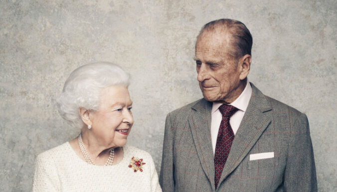 Королева Елизавета и принц Филипп устроили только частный прием в честь 70-й годовщины свадьбы