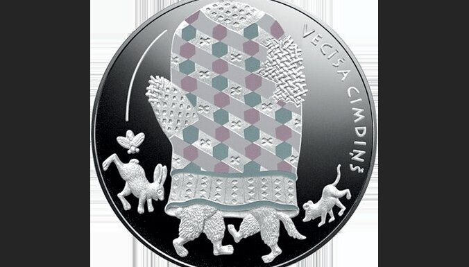 ФОТО: Банк Латвии выпускает третью монету сказочной серии — "Дедушкина рукавичка"
