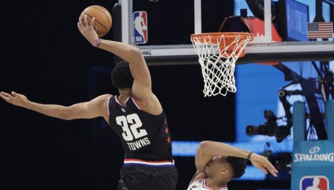 NBA Visu zvaigžņu spēlē uzvar Džeimsa komanda; Durantam tiek MVP balva