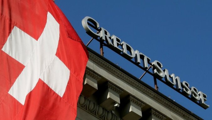 'Credit Suisse' no valsts centrālās bankas aizņemsies līdz 51,4 miljardiem eiro