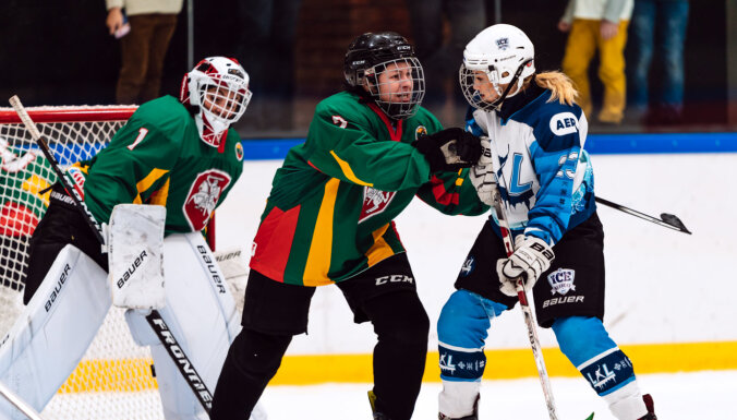 ФОТО: Впервые в истории! Стартовал женский чемпионат Балтии по хоккею