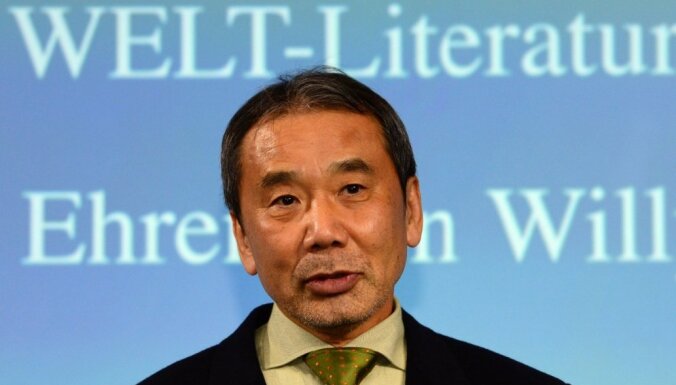 Haruki Murakami: Japānai jāatvainojas par Otro pasaules karu, līdz tai tiks piedots