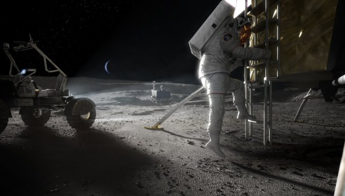 'Bremzēšana' skafandru izstrādē apdraud NASA mērķi atgriezties uz Mēness 2024. gadā