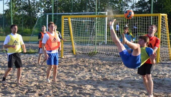 Сборная Латвии по пляжному футболу разгромлена россиянами