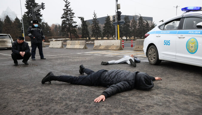 Kazahstānas prokuratūra: Nekārtībās dzīvību zaudēja 225 cilvēki