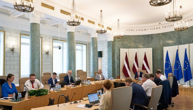 Эксперты: правительство не сможет поддерживать прежний уровень жизни латвийцев