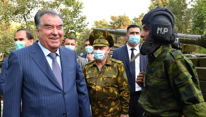 Diktatora Rahmona radinieki pēc mātes nāves piekāvuši Tadžikistānas veselības ministru