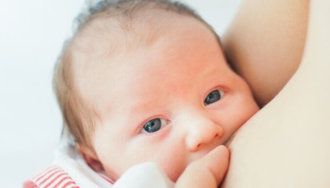 Neskaties pulkstenī jeb Pediatra ieteikumi par zīdaiņu barošanu un alerģijām