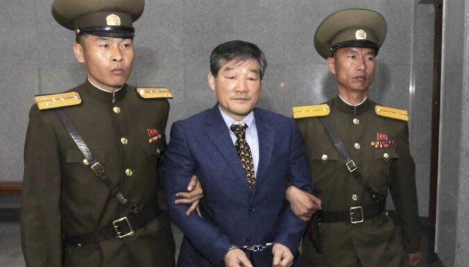 Ziemeļkorejas tiesa piespriež ASV pilsonim 10 gadus spaidu darbos