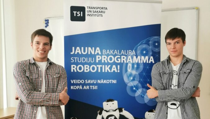 TSI pirmā kursa studenti 'pieradina' robotus 'Khepera IV'