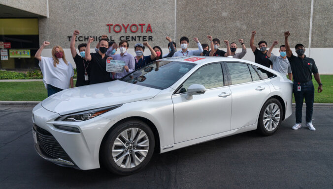 Ūdeņraža 'Toyota Mirai' ar vienu uzpildi nobraucis rekorda 1360 km