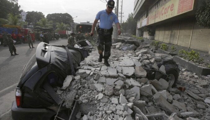 Filipīnas satricina 4,6 magnitūdu spēcīga zemestrīce