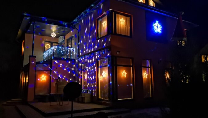 Foto: Kādos Ziemassvētku dekoros izrotājušies nami Ķekavas novadā