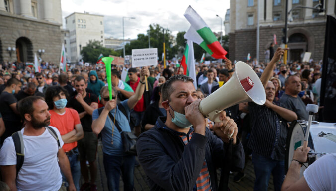 ФОТО. Беспорядки в Софии: митингующие требуют отставки председателя Совета министров