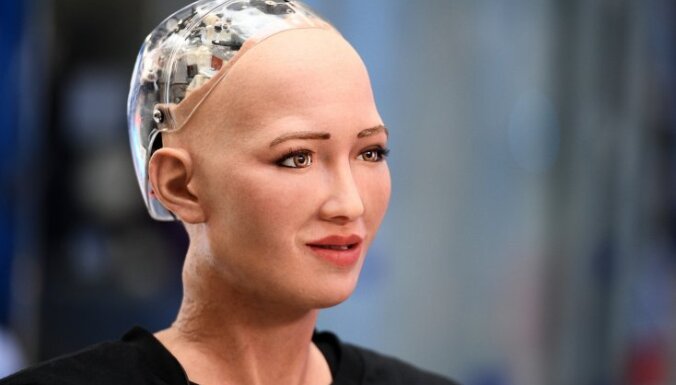 Saūda Arābijā piešķir pilsonību robotam Sofija