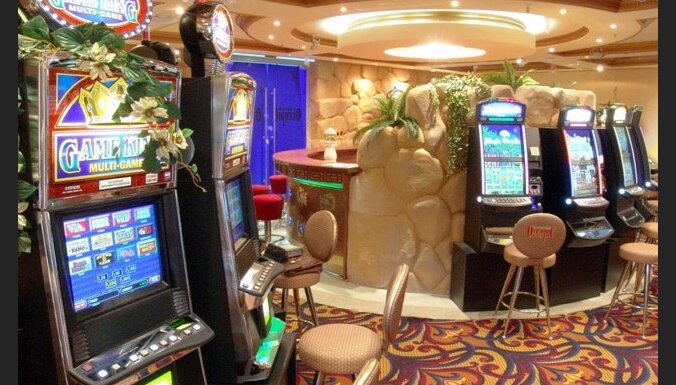 Vairāk nekā desmitā daļa uzturlīdzekļu parādnieku cenšas spēlēt azartspēles
