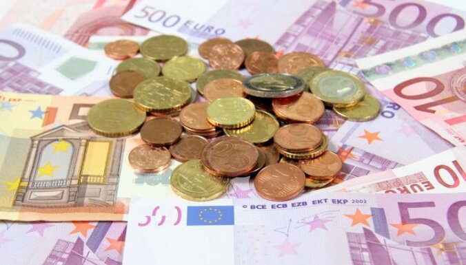 Советник: отказ Латвии от перехода на евро чреват экономическими трудностями
