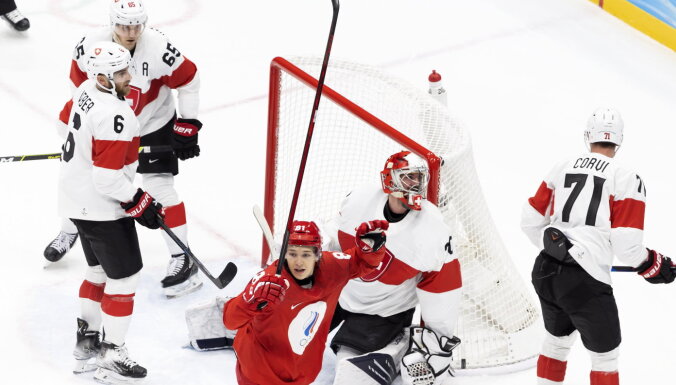 Российские хоккеисты на старте одолели Швейцарию, Дания сенсационно обыграла Чехию