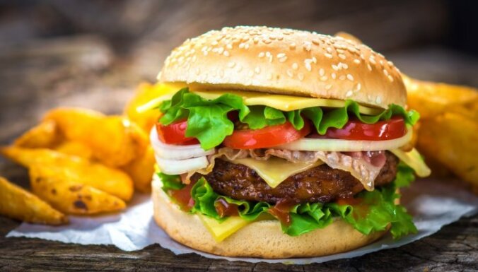 Lieliski burgeri dārza grila ballītei: padomi, kā to panākt