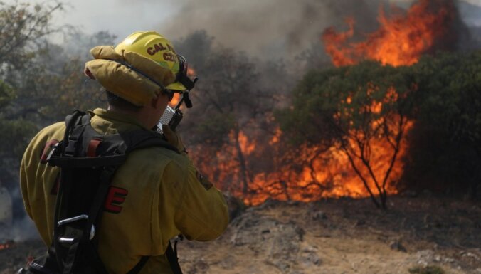 Foto: Plašos meža ugunsgrēkos Kalifornijā bojā gājuši 40 cilvēki