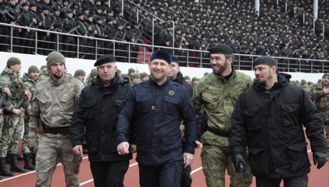 Uzrīdīt suni Tarzanu un 'izārstēt' – Kadirovs iestājas par draugu Putinu