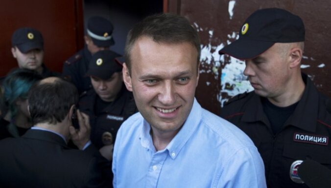 Верховный суд РФ отменил приговор Навальному по делу "Кировлеса"
