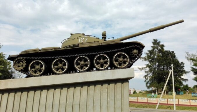 Foto: Tanks katrā pilsētā un Staļina biste – padomju uzvaras kults Baltkrievijā