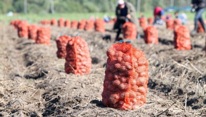 Zemnieku biedrība 'Glābsim Latvijas laukus' mudinās pabalstu saņēmējus pašus gādāt sev iztiku