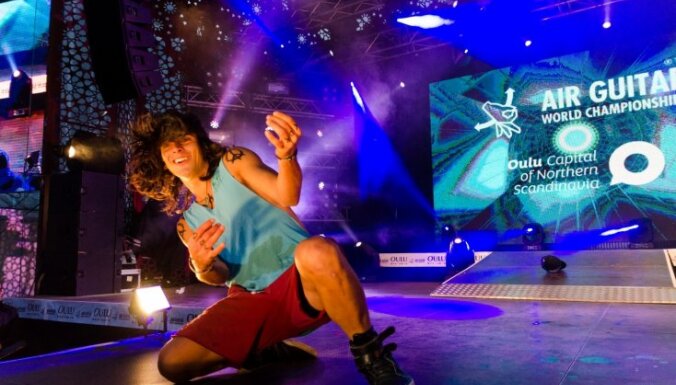 'LMT Summer Sound' festivālā notiks 'Cēsu Alus Air Guitar' čempionāts
