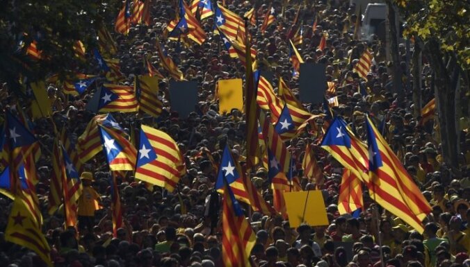 Vairums Katalonijas vēlēšanu iecirkņu ir slēgti