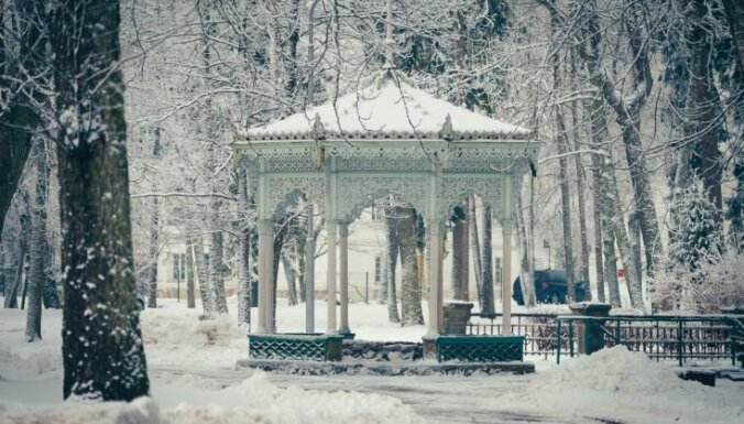 ФОТО: Кемерский парк превратился в зимнюю сказку. И он всего в часе езды от Риги!