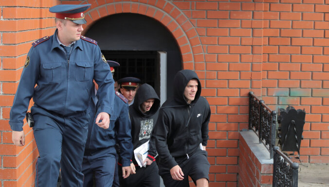 Футболисты Александр Кокорин и Павел Мамаев вышли на свободу