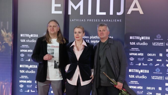 Foto: Grezni nosvinēta filmas 'Emīlija. Latvijas preses karaliene' pirmizrāde