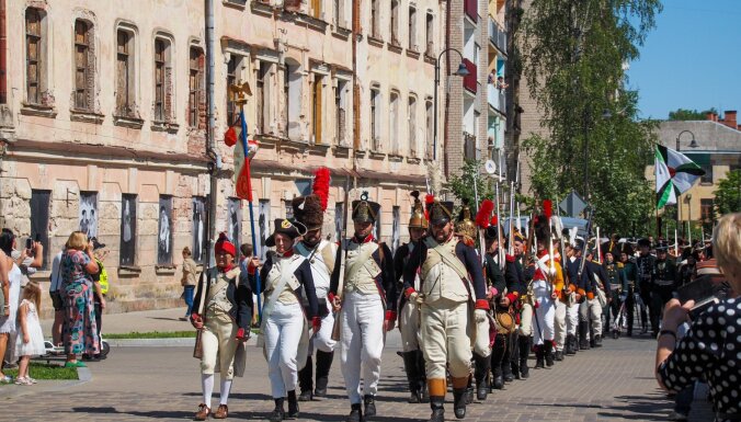ФОТО: В Даугавпилсе открылся фестиваль реконструкции битвы с Наполеоном
