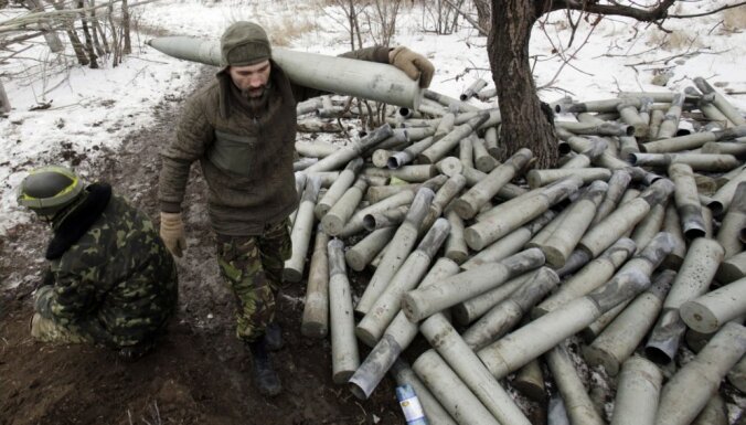 Блинкен: НАТО может инвестировать в производство боеприпасов советского образца