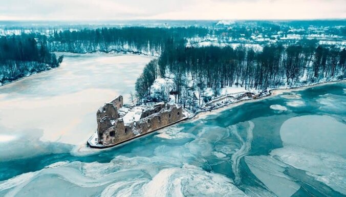 Волшебные ФОТО: Руины Кокнесского замка холодной зимой