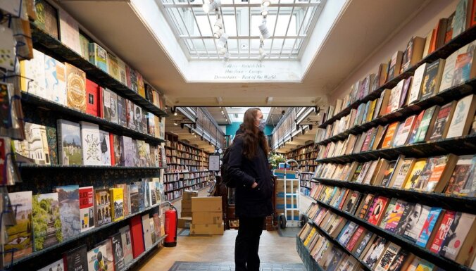 Lielbritānijā pērn ievērojami auguši grāmatu pārdošanas rādītāji