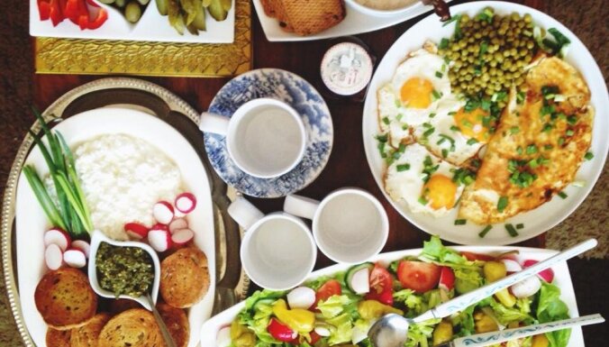 Brančojam mājās! 14 receptes ģimeniskām brīvdienu brokastīm
