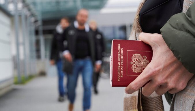 Латвия может приостановить действие закона "О репатриации", чтобы избежать потока переселенцев из России