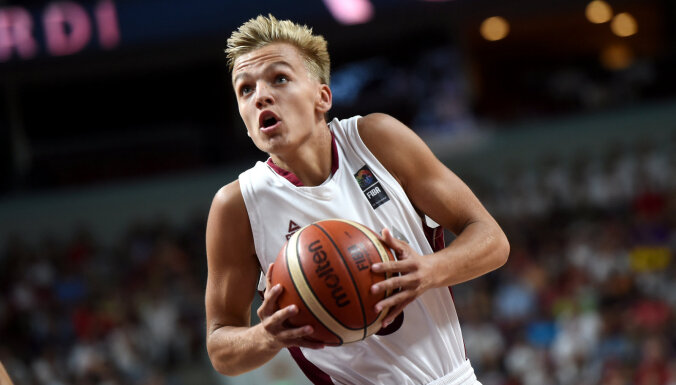 Talantīgais Žagars atsaucis savu pieteikumu NBA draftam