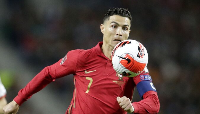 Al Arabiya: Роналду подписал контракт с "Аль-Насром" на два сезона