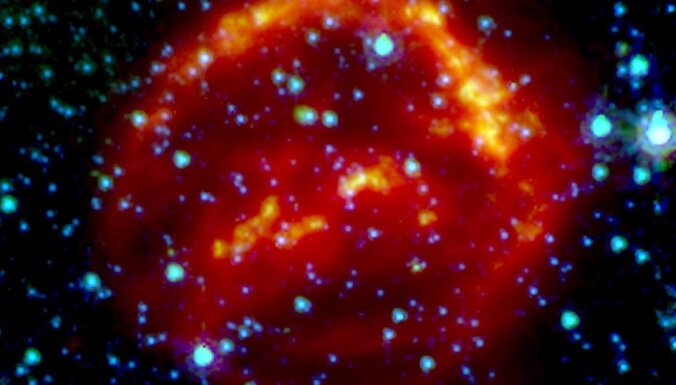 Atvadas no ņiprā 'Spitzer': 20 grandiozi ar kosmisko teleskopu uzņemti attēli