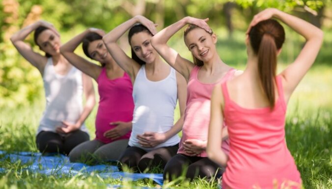 Grūtniecēm un jaunajām māmiņām: kāda ir jogas ietekme uz pašsajūtu